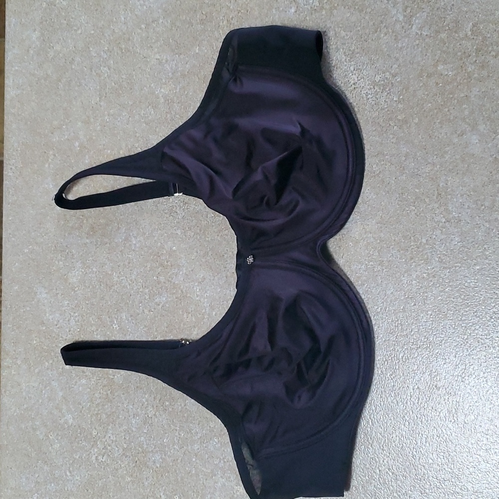 Breezies 46B Black Underwire Bra